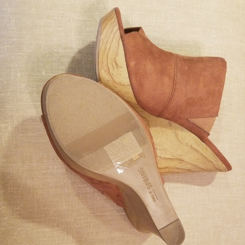 Call it Spring platforms - Picture 2 of 2